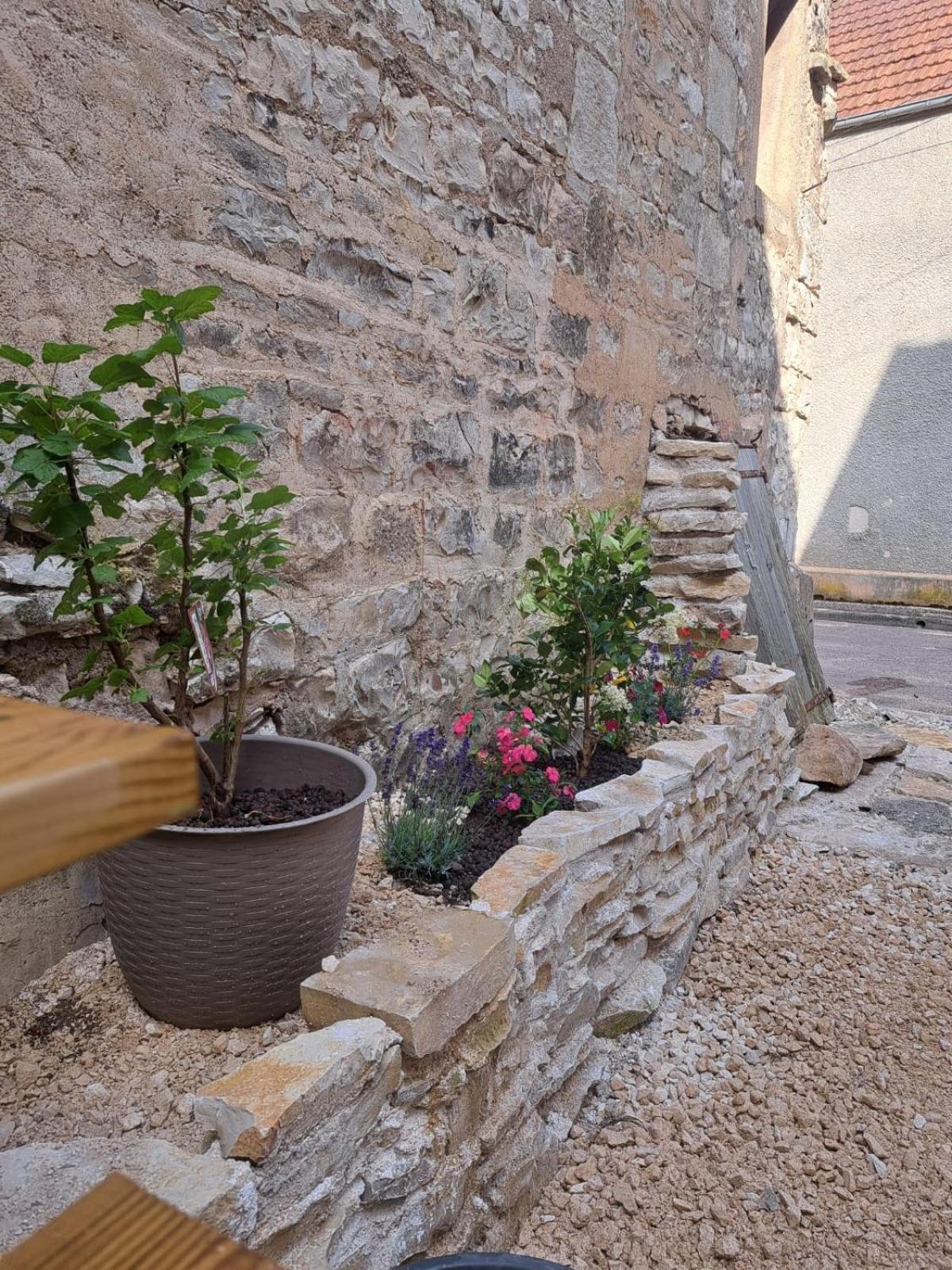 Le Logis Sereinite Annay-sur-Serein Exterior foto